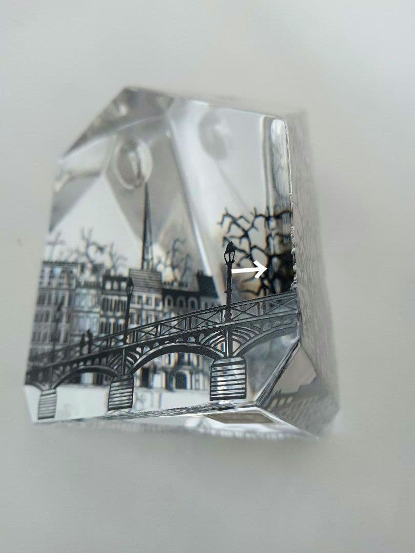 Baccaratバカラ　月と太陽の風景　9面体クリスタル置物箱入り