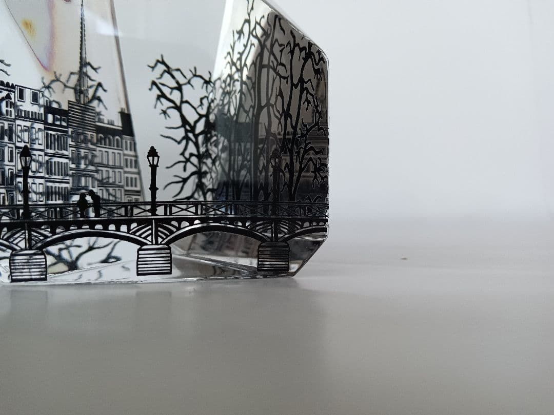 Baccaratバカラ　月と太陽の風景　9面体クリスタル置物箱入り