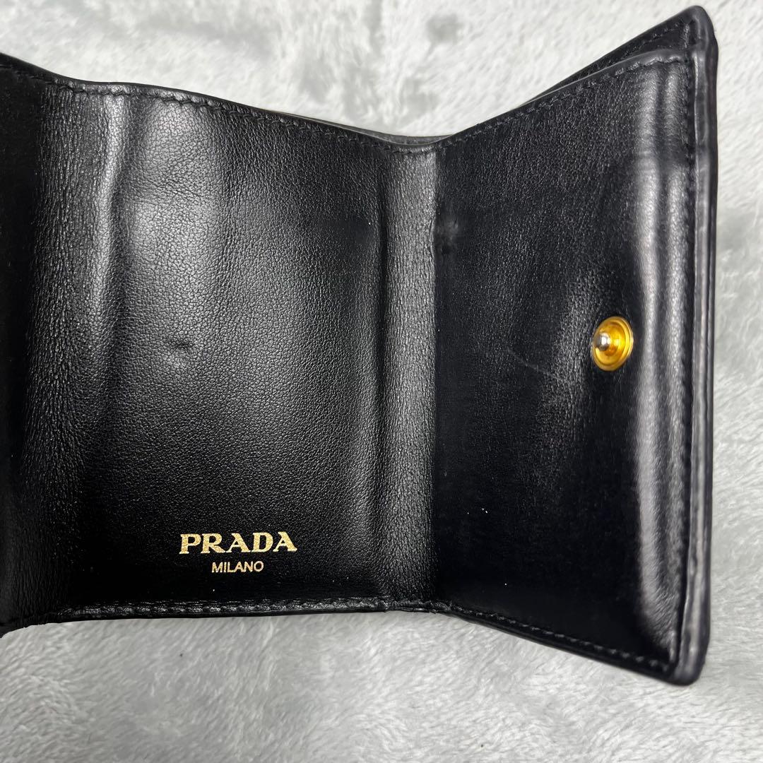 Prada プラダ 3つ折り財布 ブラック 黒 三角ロゴ ヴィッテロムーヴ