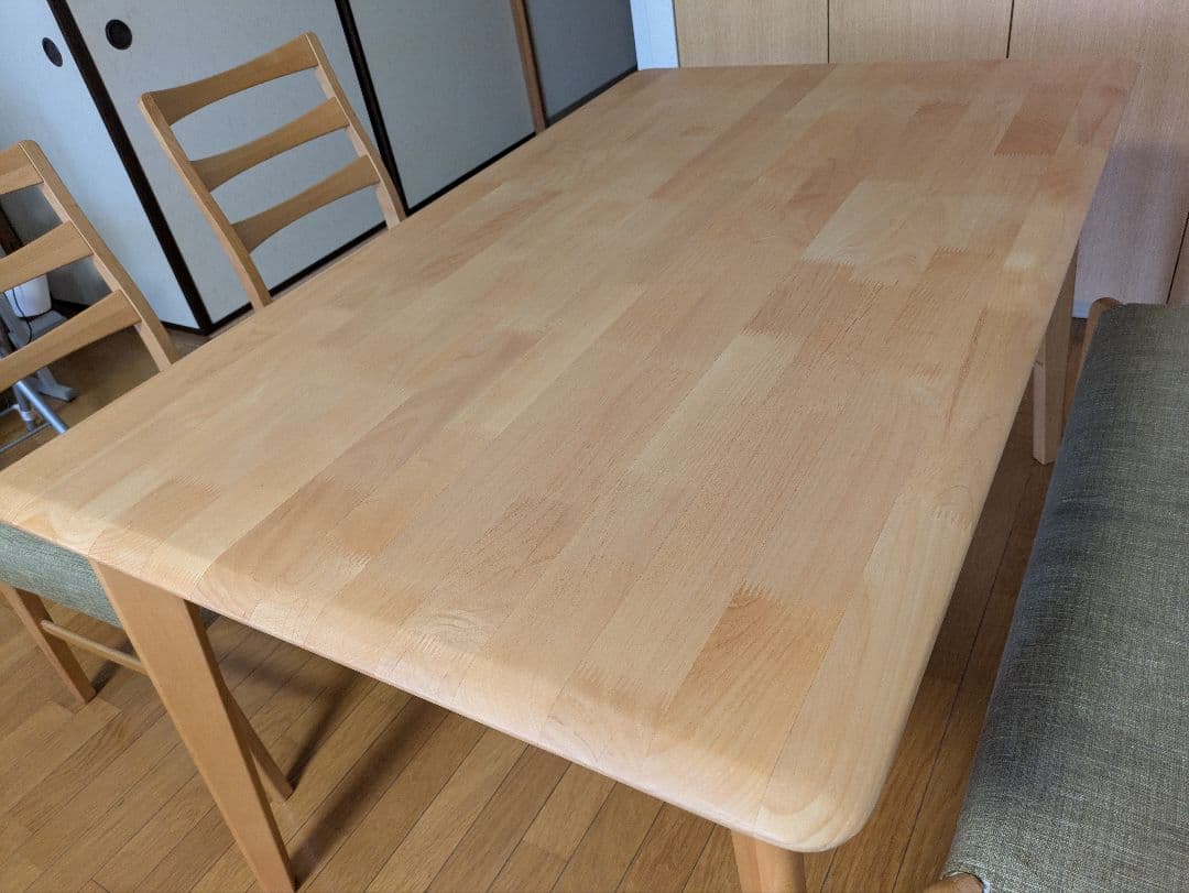 ダイニングテーブル セット　椅子カバー付き