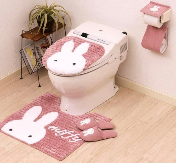 15日迄大特価 　ピンク色　ディックブルーナ　ミッフィー　トイレマットセット新品