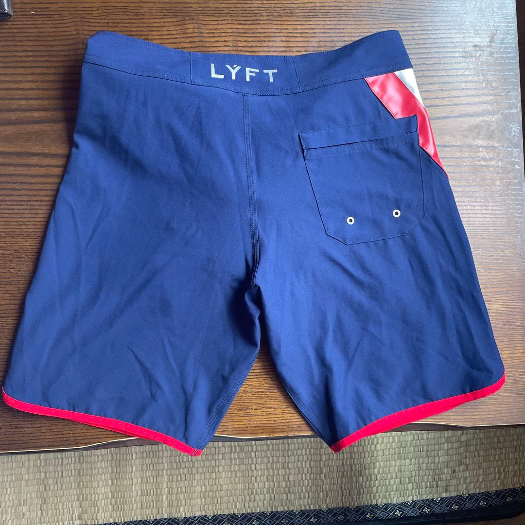 LYFT フィジーク用サーフパンツネイビー/レッド