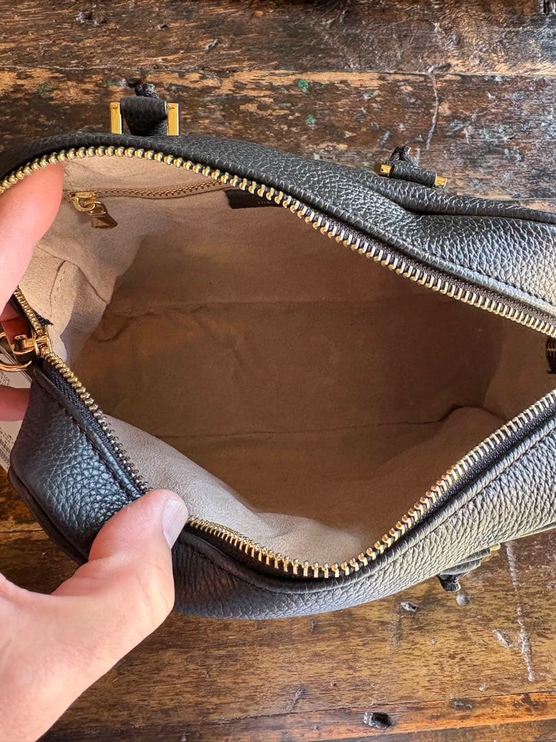 Manuel MILANOレザーバッグ　ブラック