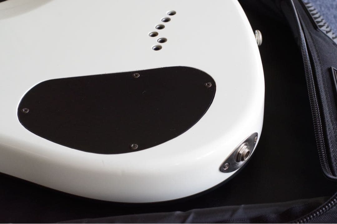 希少白！Ibanez SZ320EX 美品 DuncanPU＋新品ギグバッグ付！