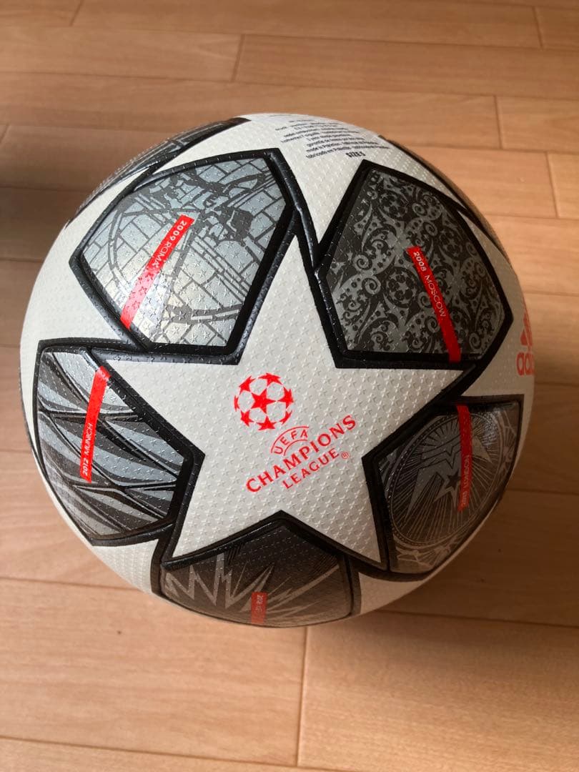 Istanbul21 UEFA Champions League サッカーボール