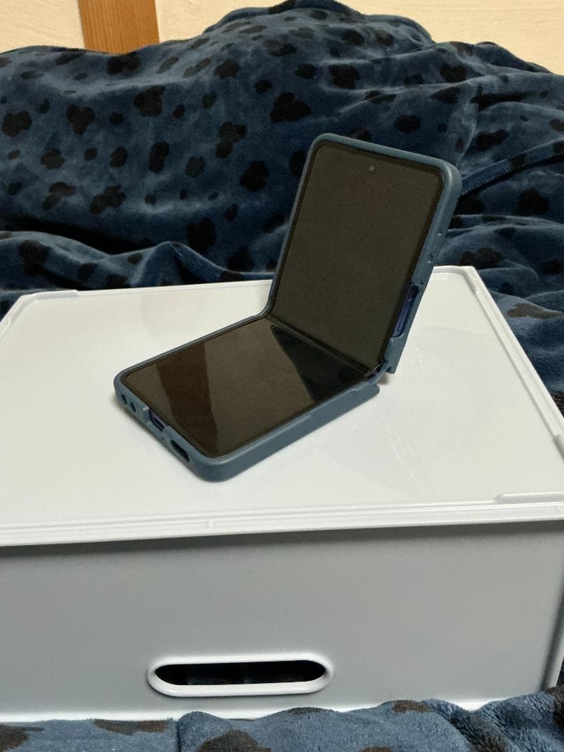 【箱・説明書なし】Galaxy Z Flip7 256GB ブルー SIMフリー
