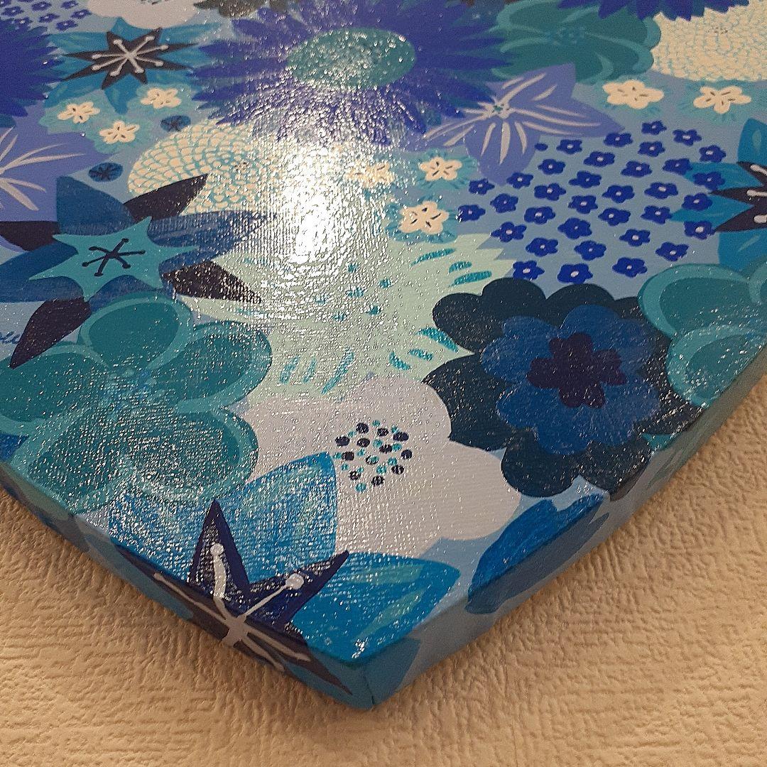 ハート型 青い花だらけのハートの作品 画家　小楠アキコ作品　40×40cm