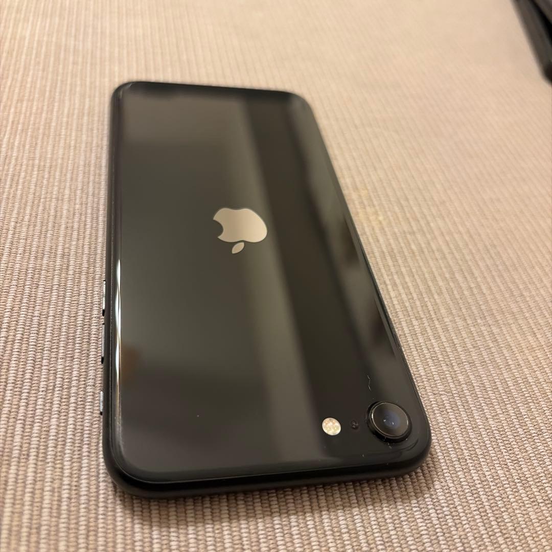 携帯電話本体 iphone se2