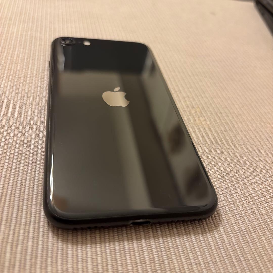 携帯電話本体 iphone se2