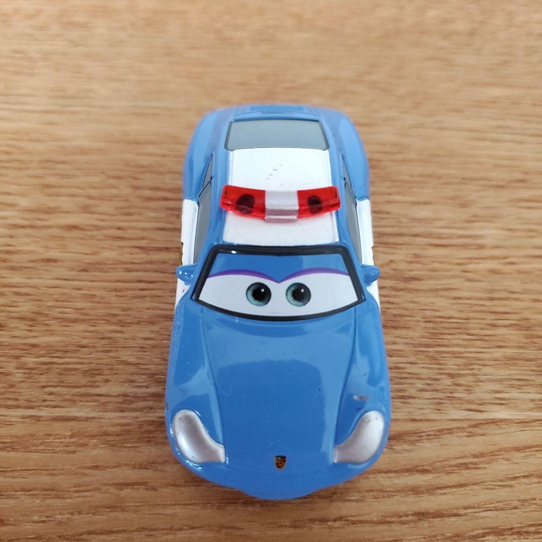 カーズ　トミカ　サリー　ポリスカータイプ　ライトニング・マックイーン　ミニカー