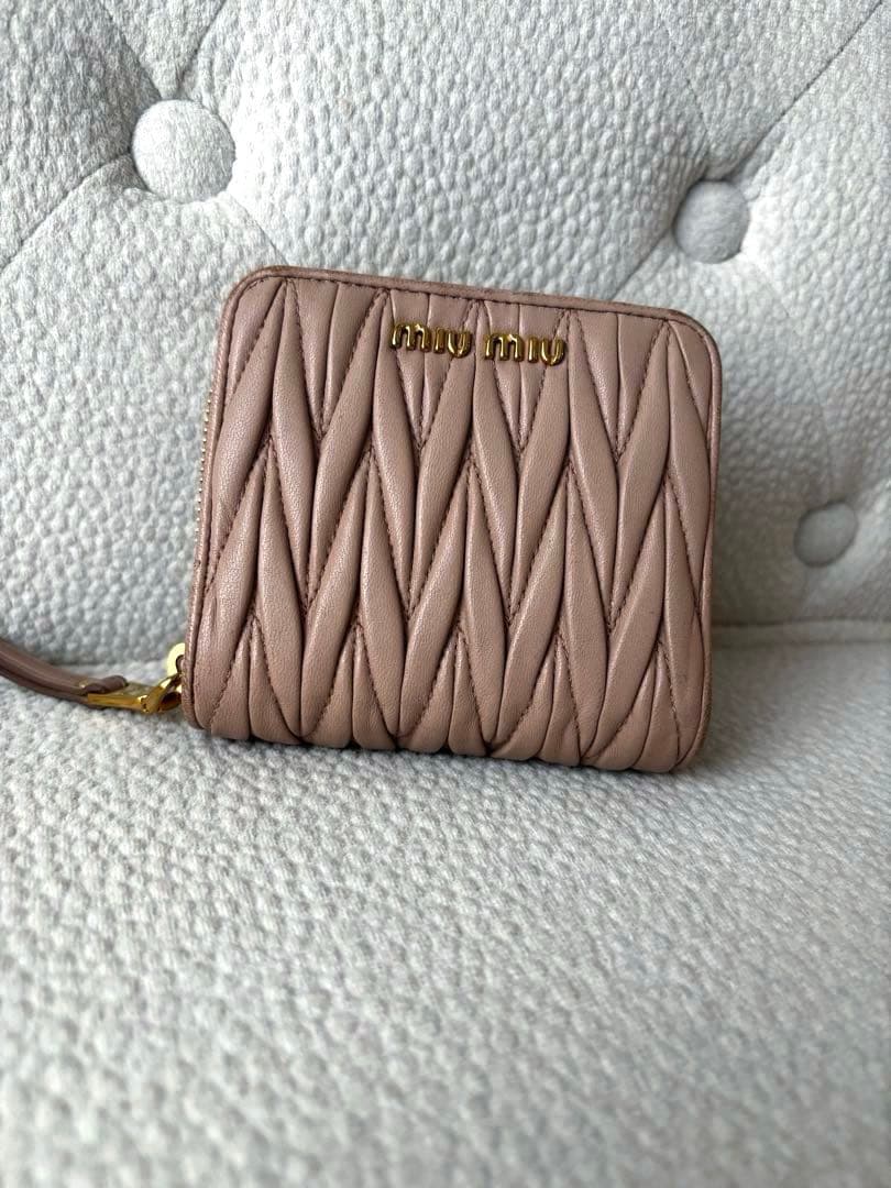 MIU MIU マテラッセ 二つ折り財布 CAMMEO 5ML522