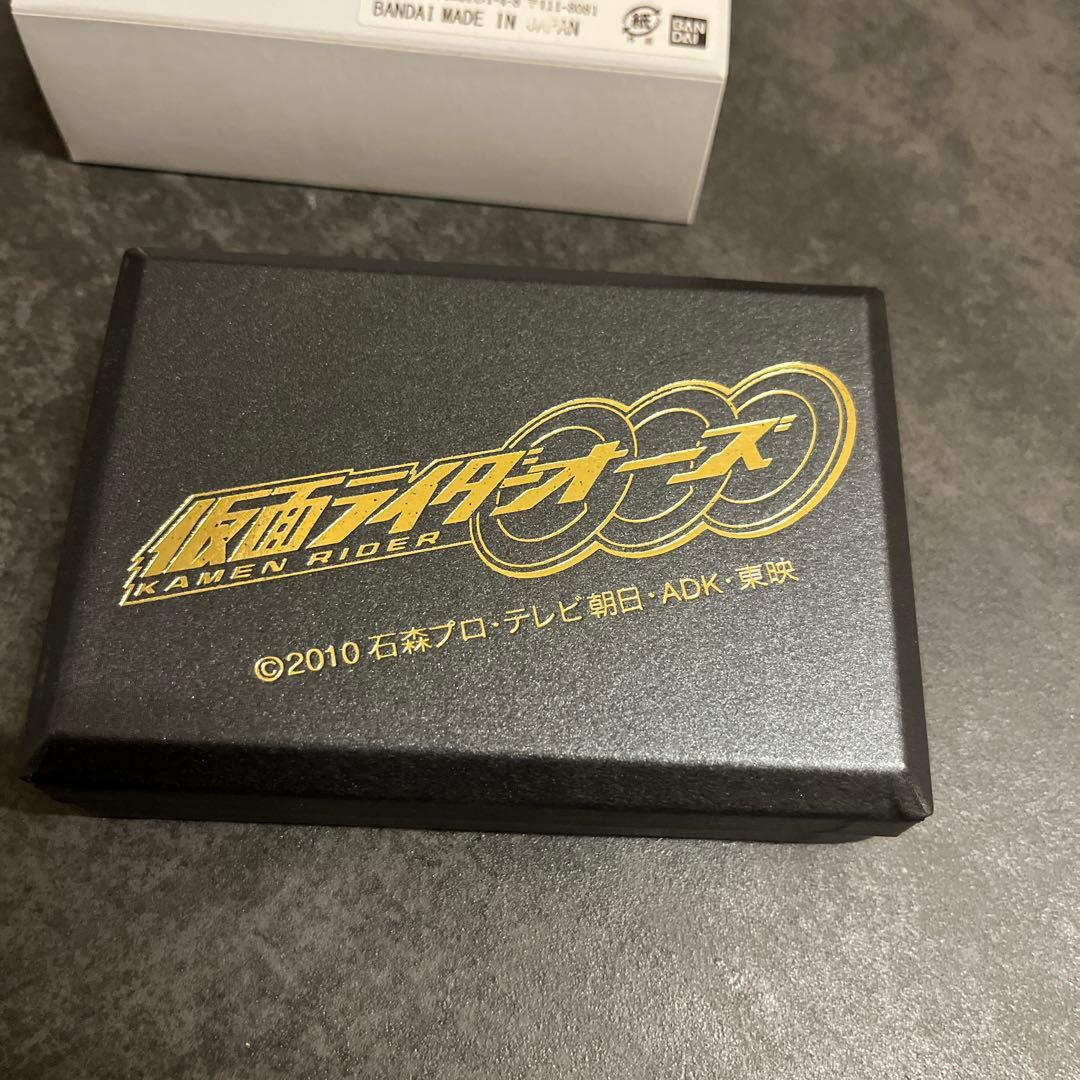 仮面ライダーオーズ 限定 アンクの割れたメダルペンダント ネックレス