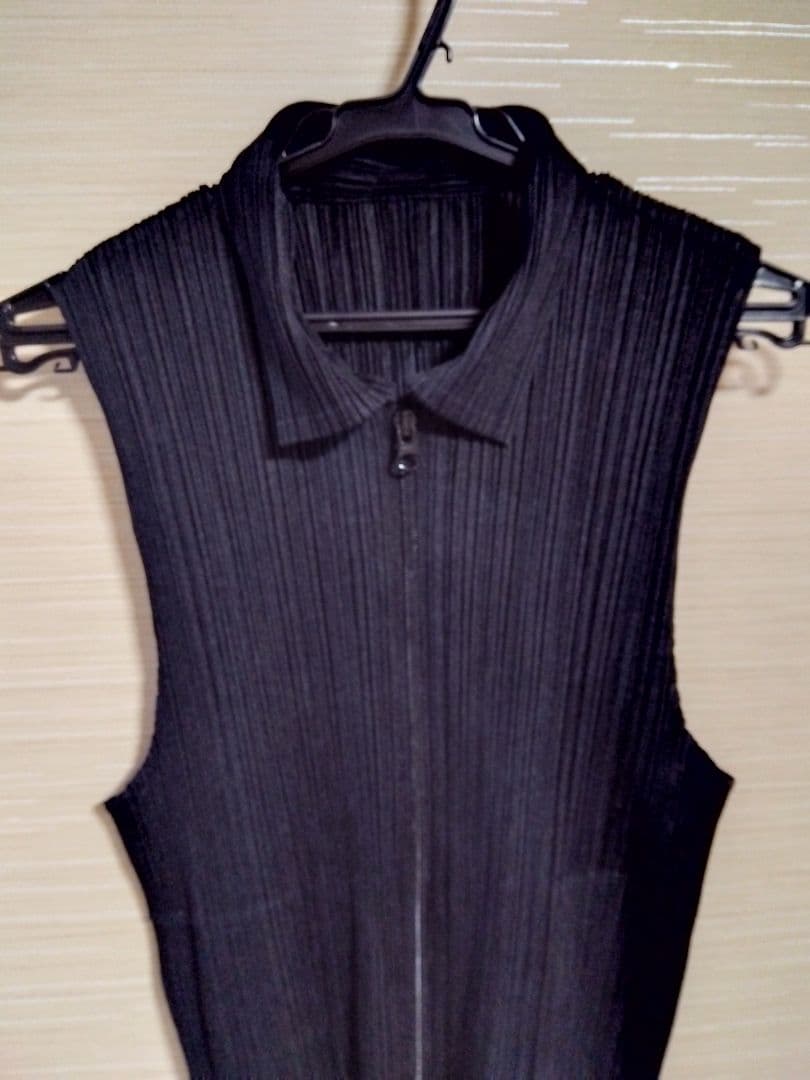 ★PLEATS PLEASE★プリーツプリーズ 黒 Wジッパー ポケット2つ