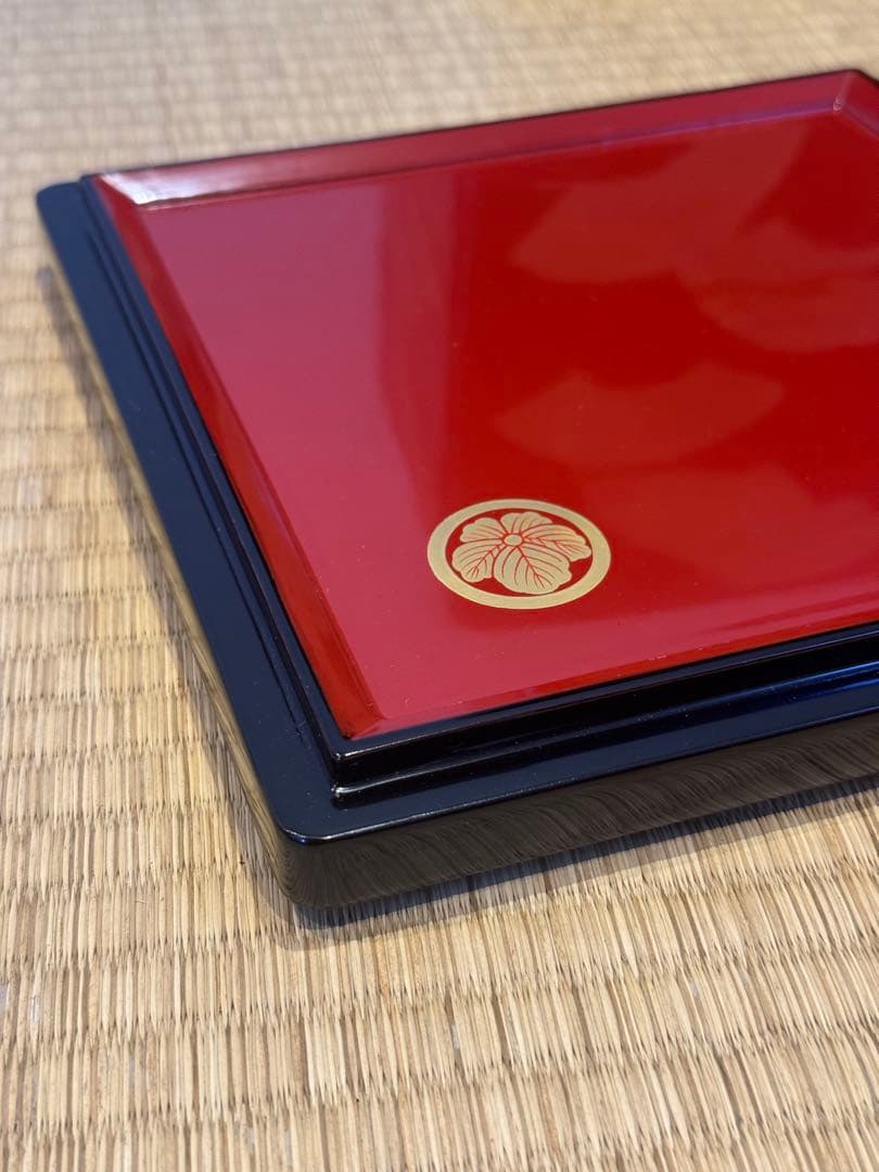 扇蒔絵 黒艶消内朱四段重箱 二枚蓋 共箱 丸に蔦 /茶懐石道具 会席 宴席 正月