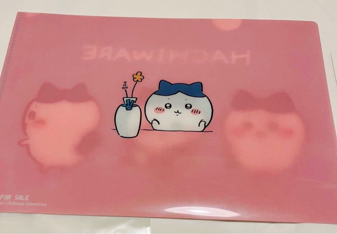 ちいかわハチワレほめられリボンクリアファイル非売品【期間限定セール中！】