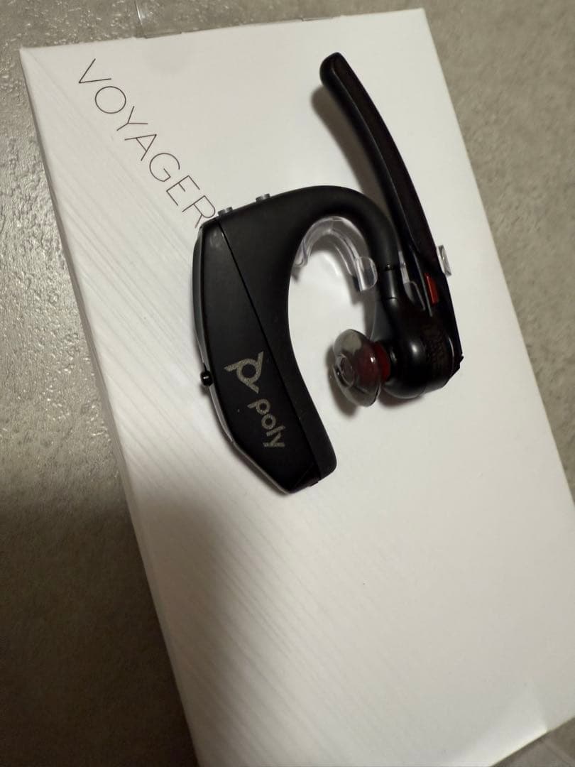 Poly Voyager 5200 ワイヤレスヘッドセットと充電器セット