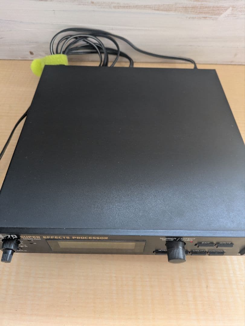 BOSS SE-70 スーパーエフェクトプロセッサー　アダプター付き
