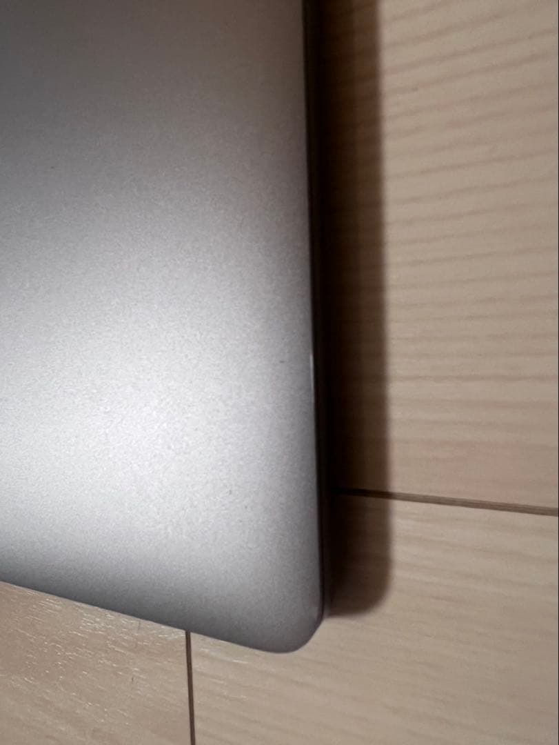 シルバー MacBook 本体