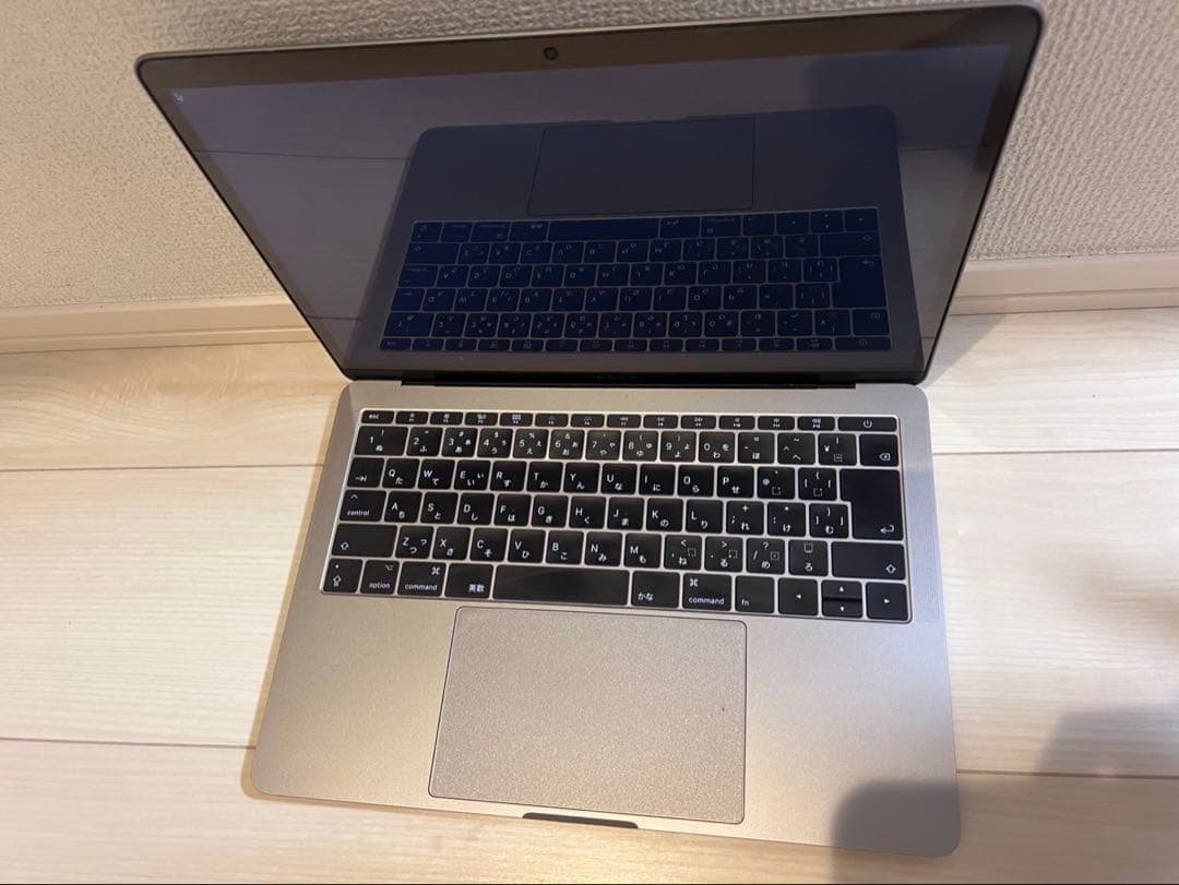 シルバー MacBook 本体
