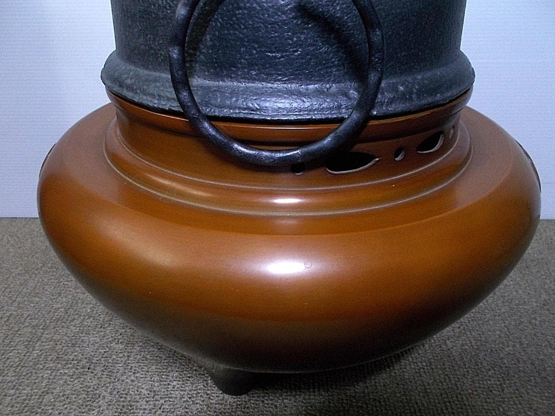 茶道具 釜師:畠春斉 風炉師:一ノ瀬宗辰 唐銅朝鮮風炉 茶釜 立派な釜環 共箱