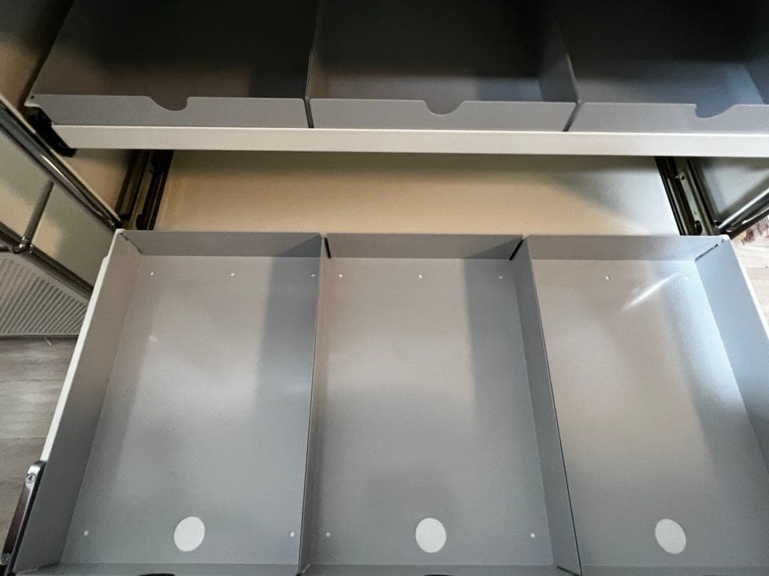 【定価48万→ 本日限32%オフ】USM キャビネット4段(3段目内部2段)