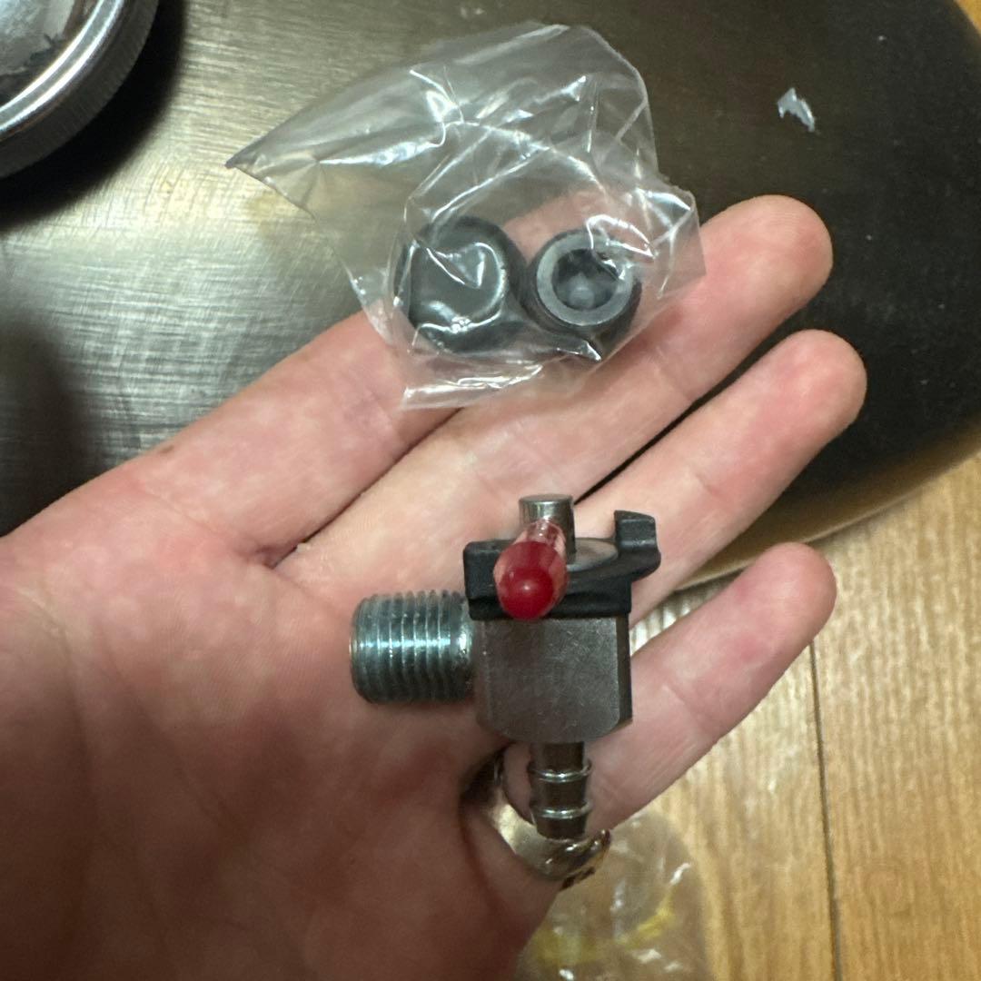 ハイトンネル　ピーナッツタンク　ハーレー　トライアンフ