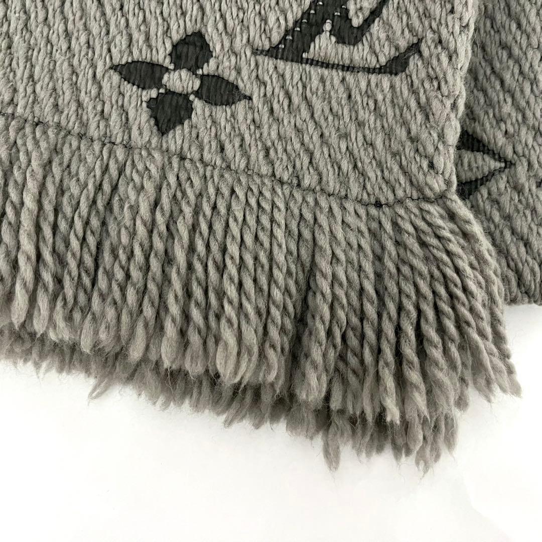 Y'sさん✨グレー ルイヴィトン エシャルプ ロゴマニア マフラー シルクウール