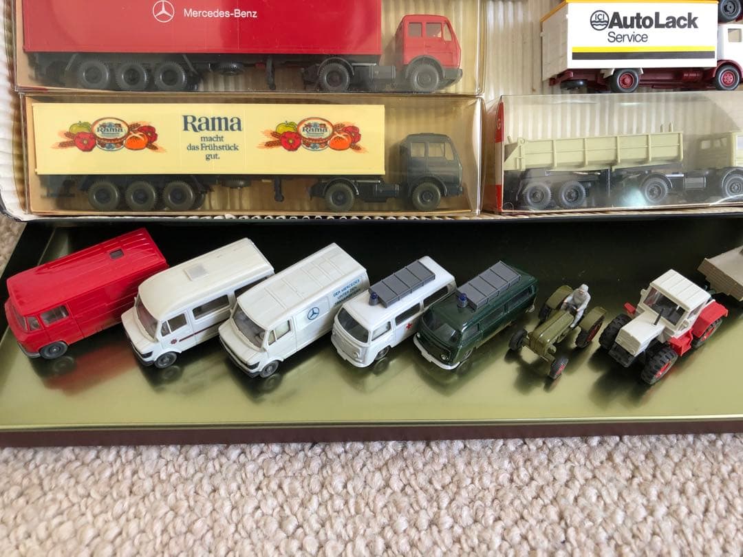 ミニカー　WIKING商用車 17台+乗用車 37台helpa 他 21台