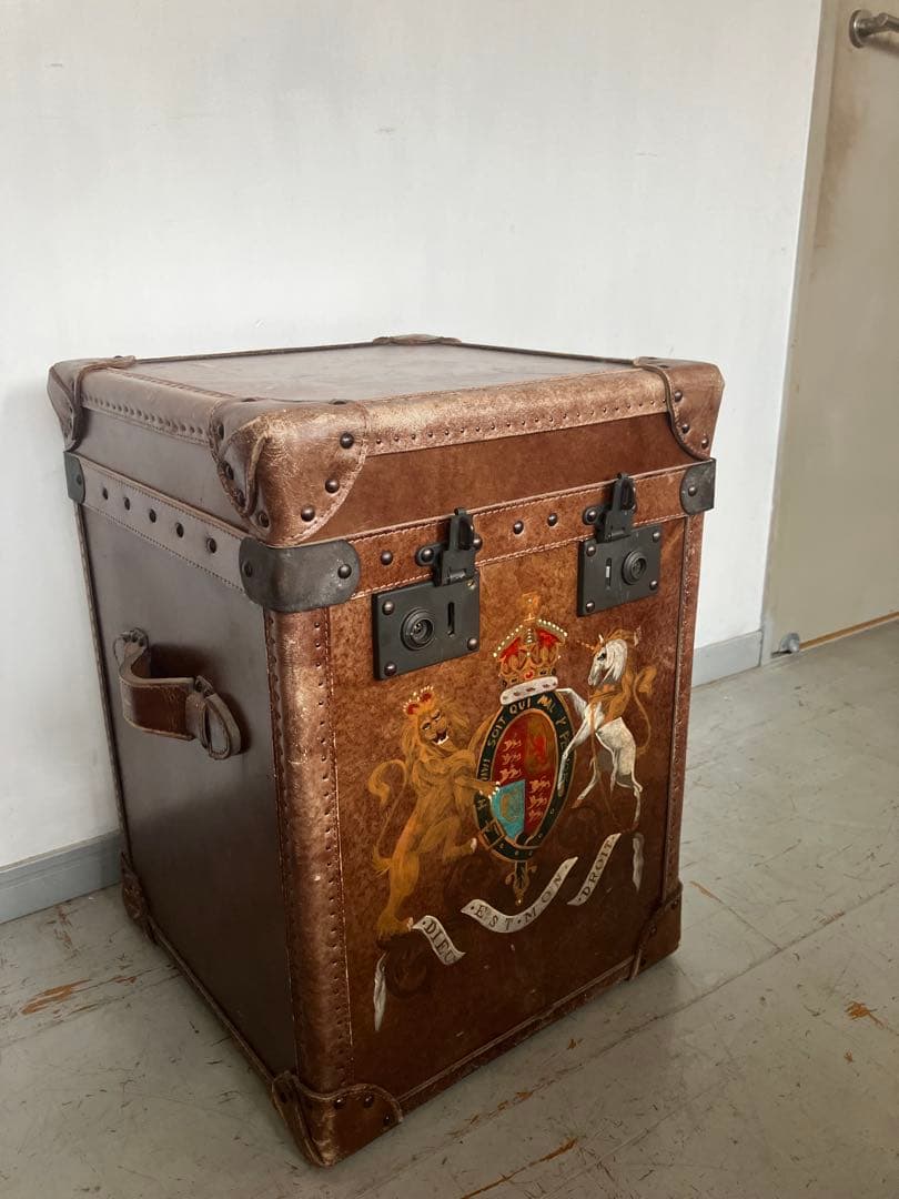 アスプルド　halo ハロ　パリストランク　本革　レザー　キャビネット