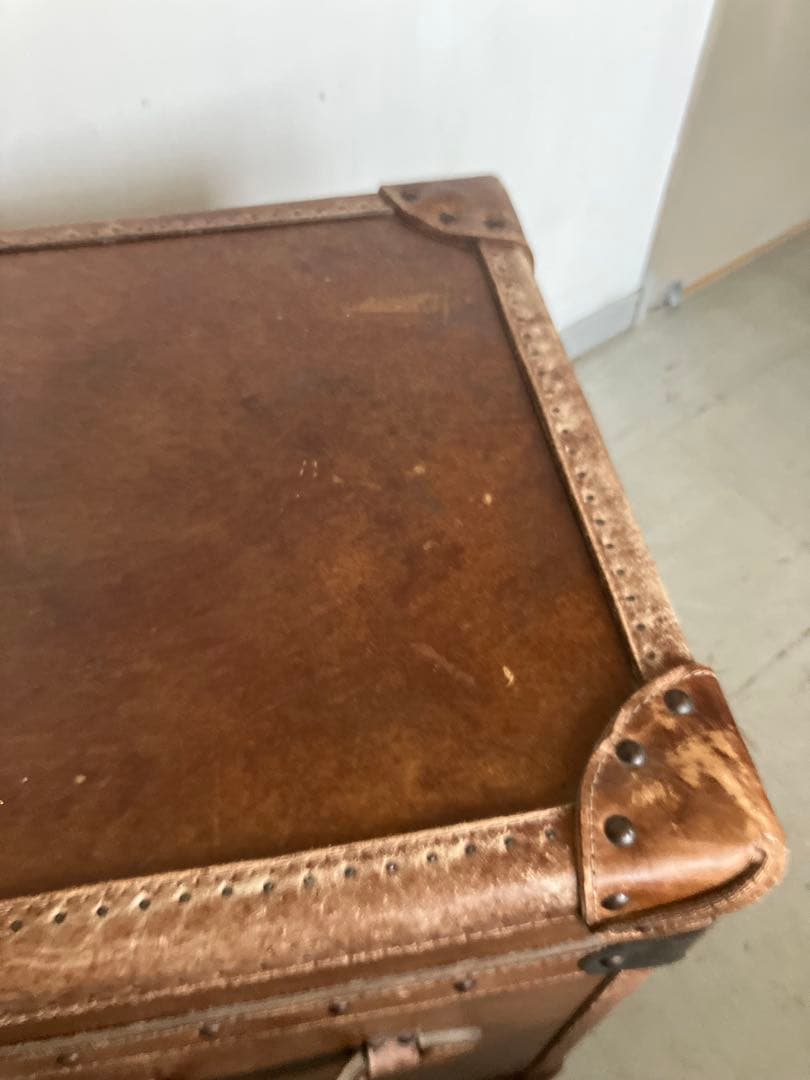 アスプルド　halo ハロ　パリストランク　本革　レザー　キャビネット