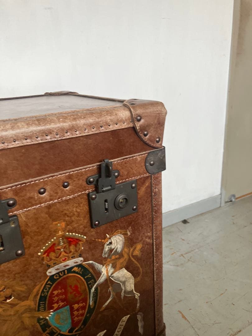 アスプルド　halo ハロ　パリストランク　本革　レザー　キャビネット