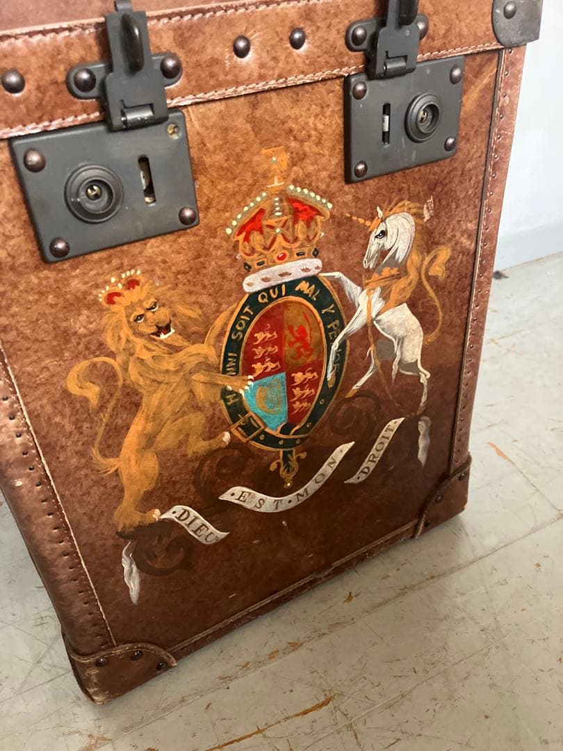 アスプルド　halo ハロ　パリストランク　本革　レザー　キャビネット