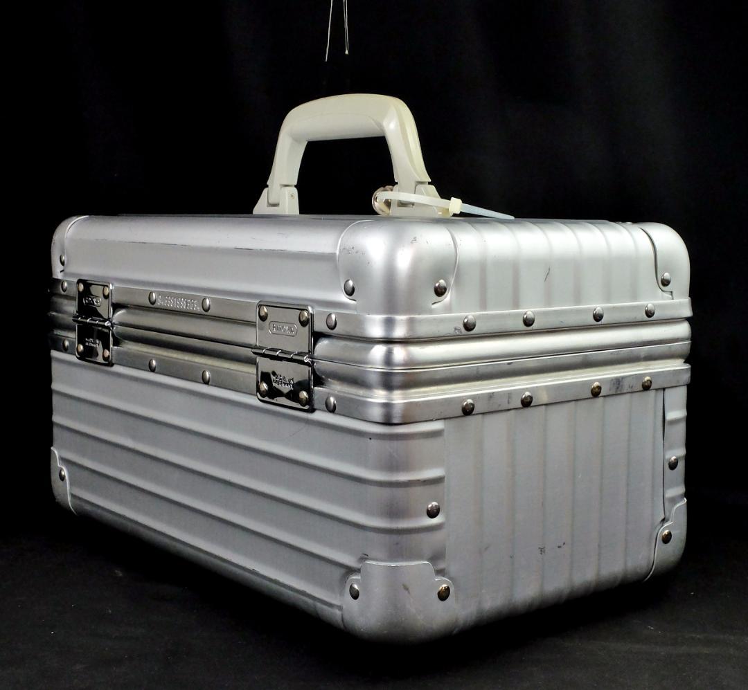 リモワ　946.38 『OPAL/オパール』アルミビューティケース 17L 鍵付