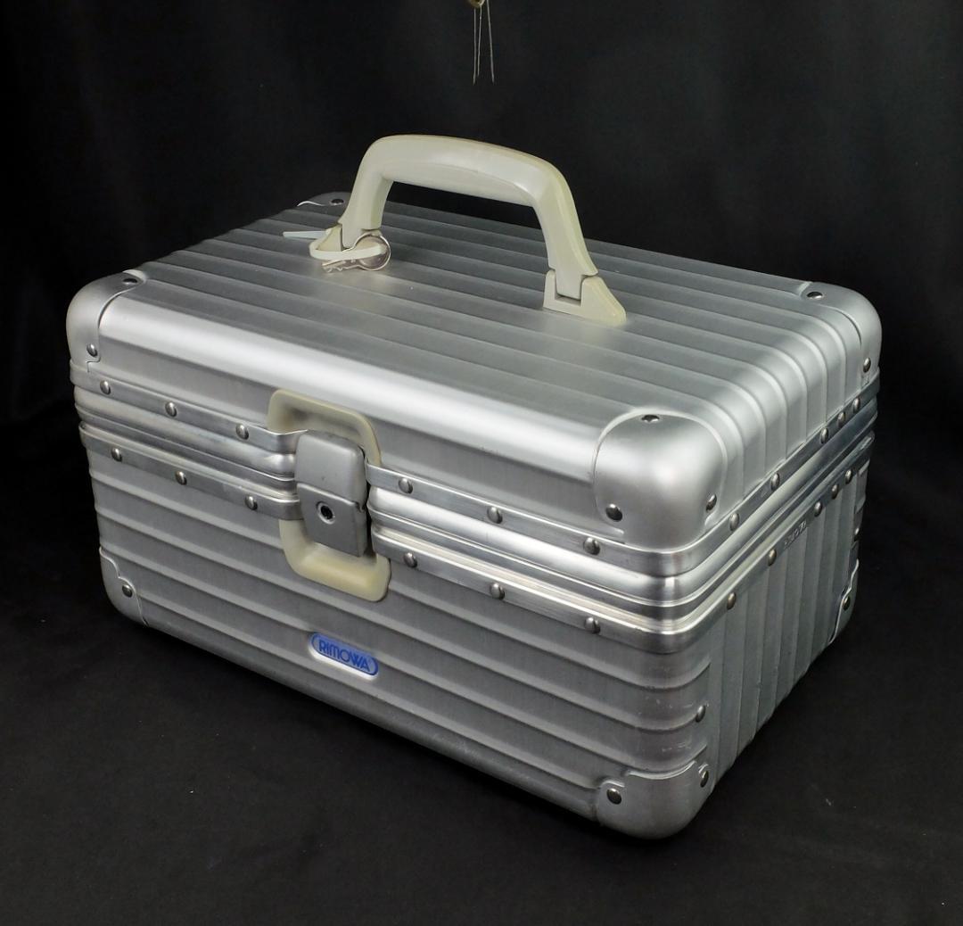 リモワ　946.38 『OPAL/オパール』アルミビューティケース 17L 鍵付