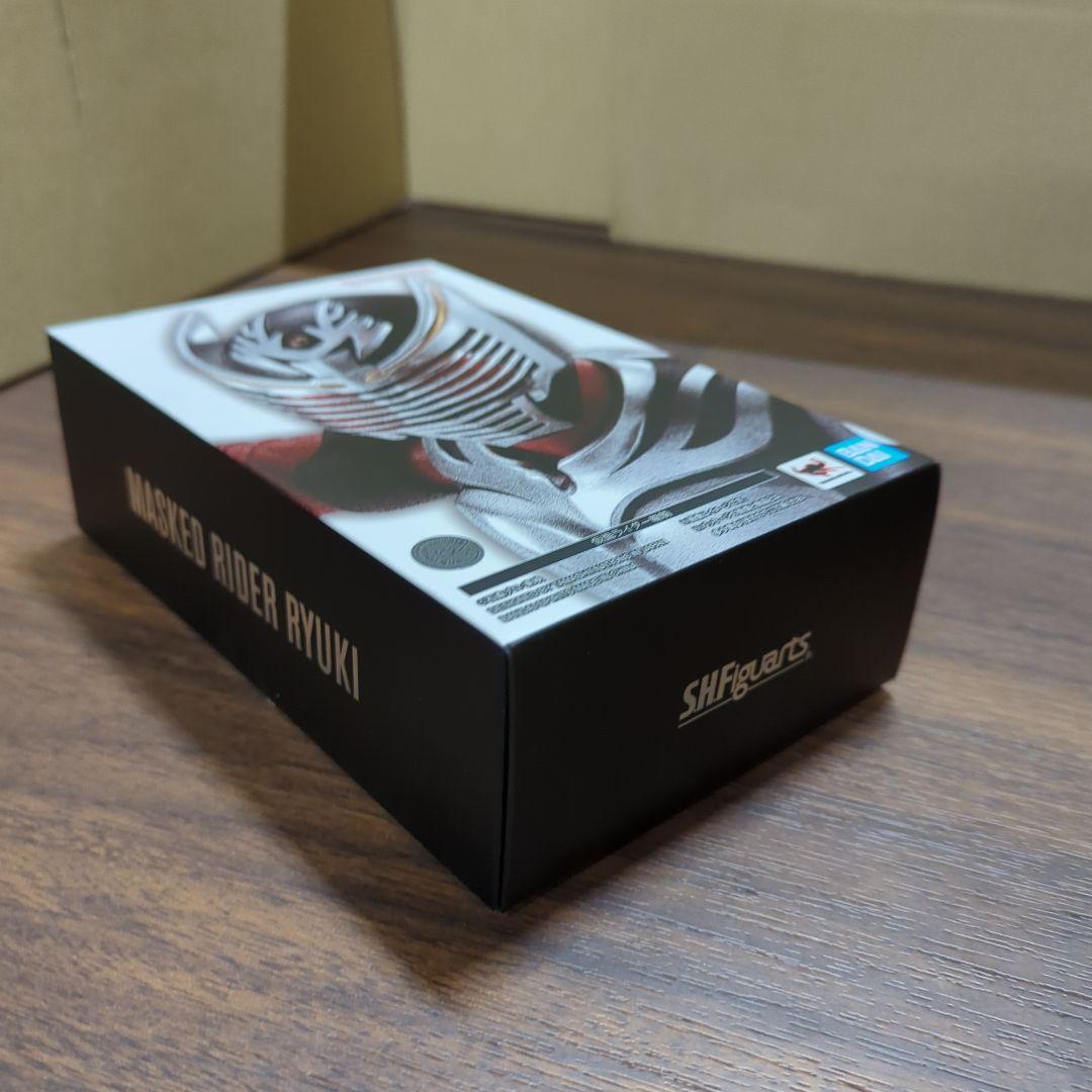 S.H.フィギュアーツ（真骨彫製法） 仮面ライダー龍騎 新品