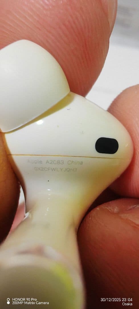 AirPods Pro 本体 充電ケース付き問題なく動作します。