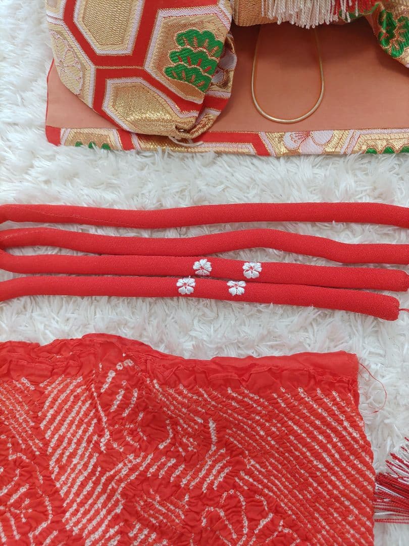 ★ssshiopi★　七五三 着物　7歳　赤　黒　絞り柄　作り帯　ゴールド