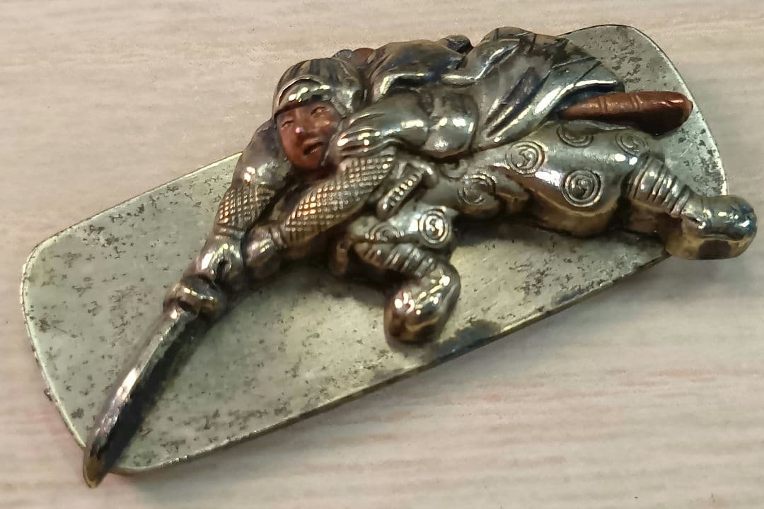 煙草入れ／超絶技巧前金具／赤穂浪士討ち入り図／在銘あり