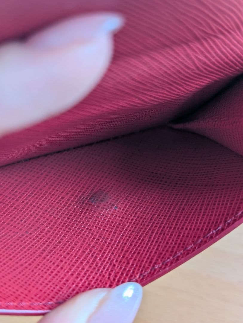 PRADA レッド 三つ折り財布