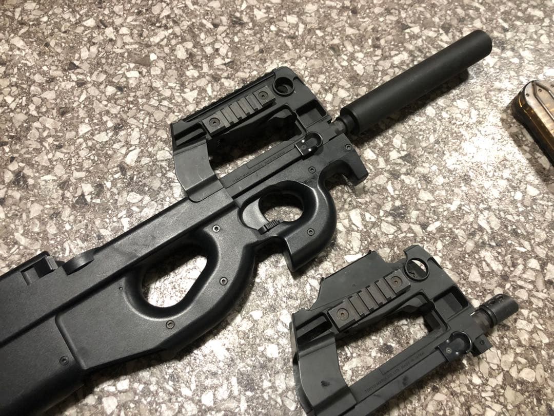 リナクロ 東京マルイ　P90　サイレンサーマガジン付き