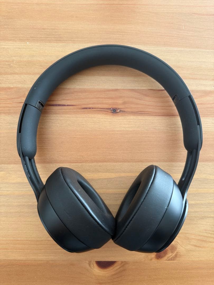 Beats Solo Pro ノイズキャンセリングヘッドフォン