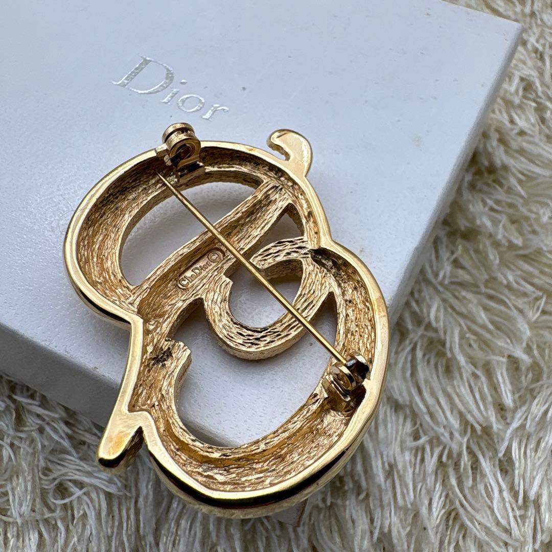 クリスチャンディオール　CDロゴ　ブローチ