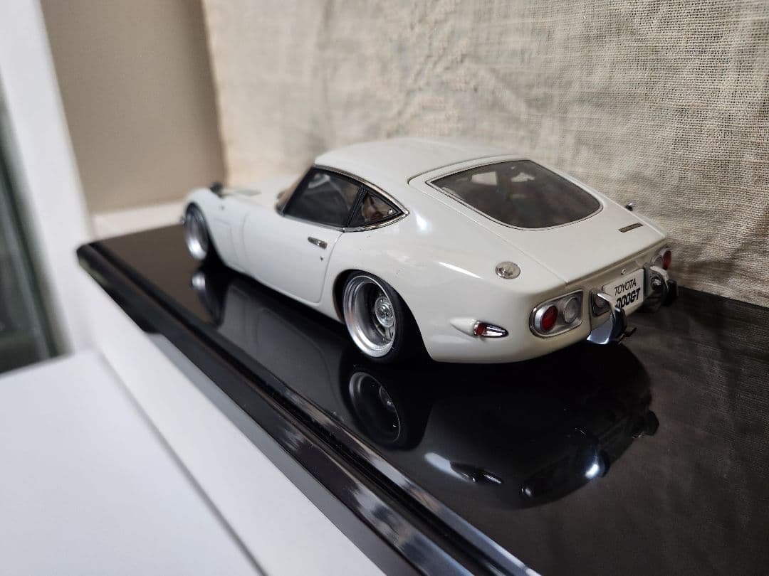 オートアート1/18　トヨタ2000GT