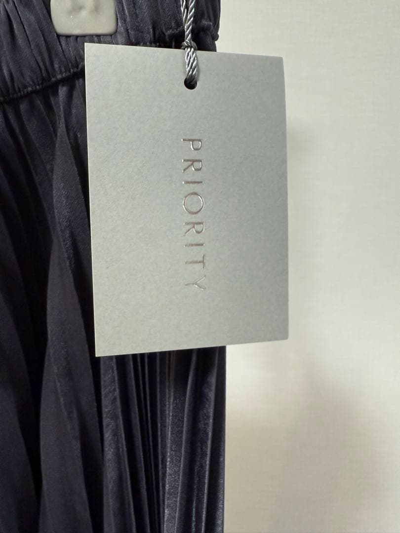 【新品】PRIORITY 大人気のプリーツパンツ　秋冬限定のベロア地　Cグレー