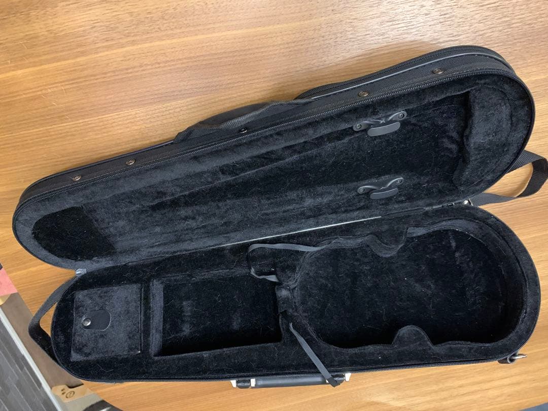 バイオリンと弓、黒ケース付き