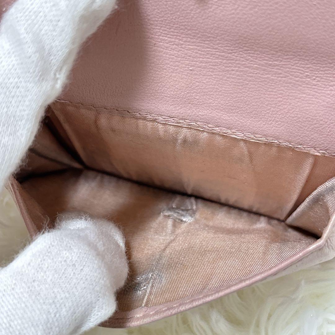 美品✨️ミュウミュウ マテラッセ ビジュー パール 折り財布 パール ピンク