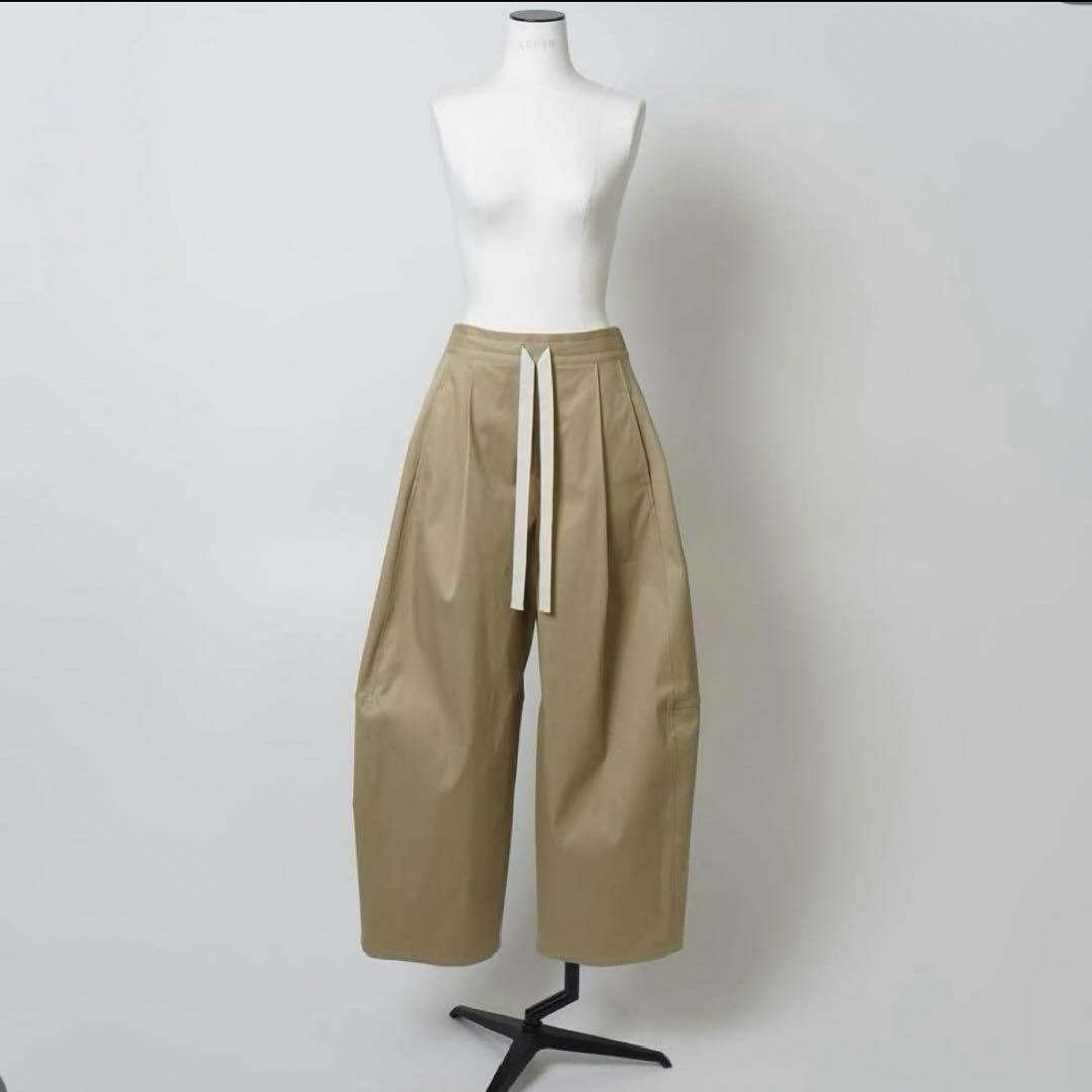 【新品未使用】lohenローヘン　チノパン　ベージュ