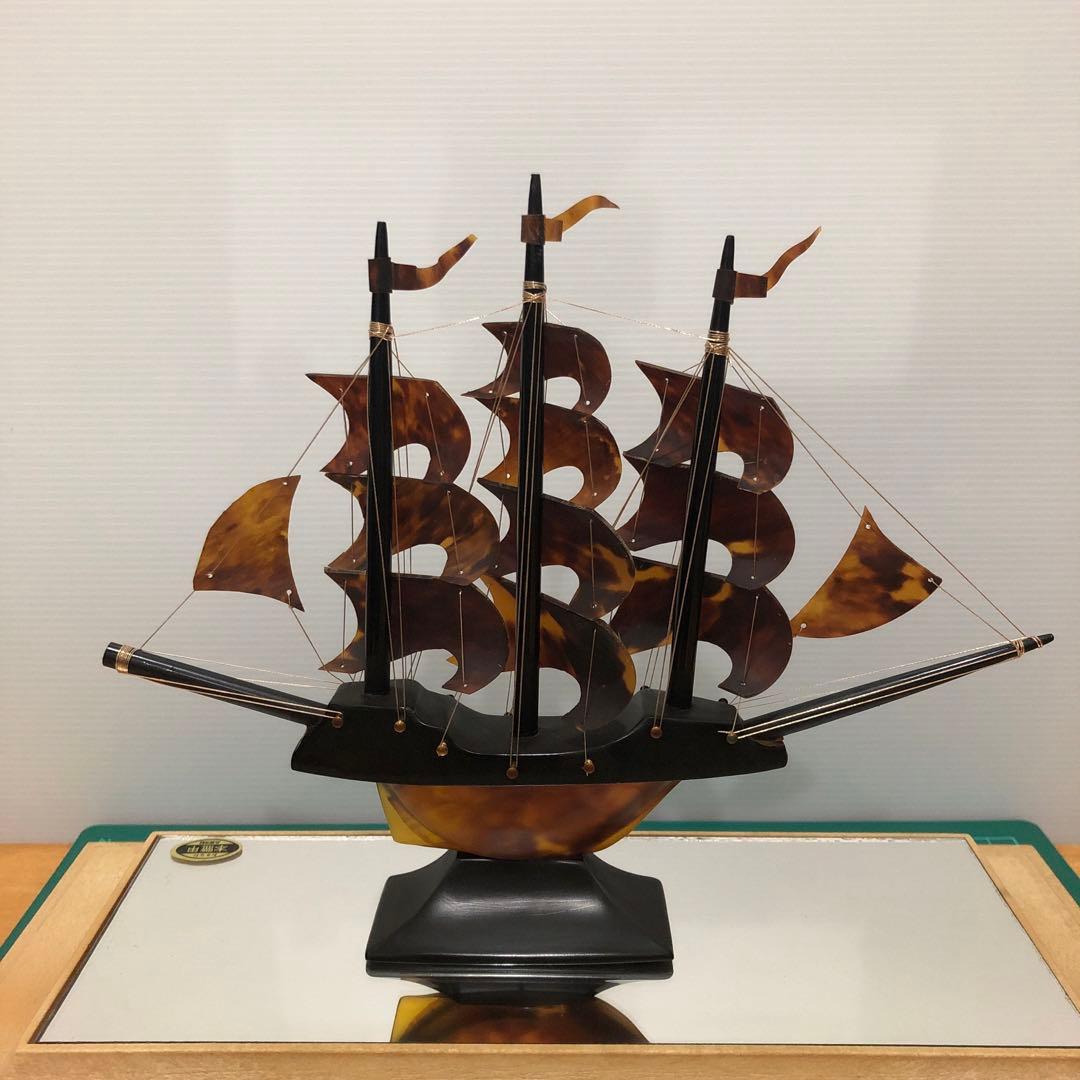 本ベッコウ帆船・ガラスケース入り