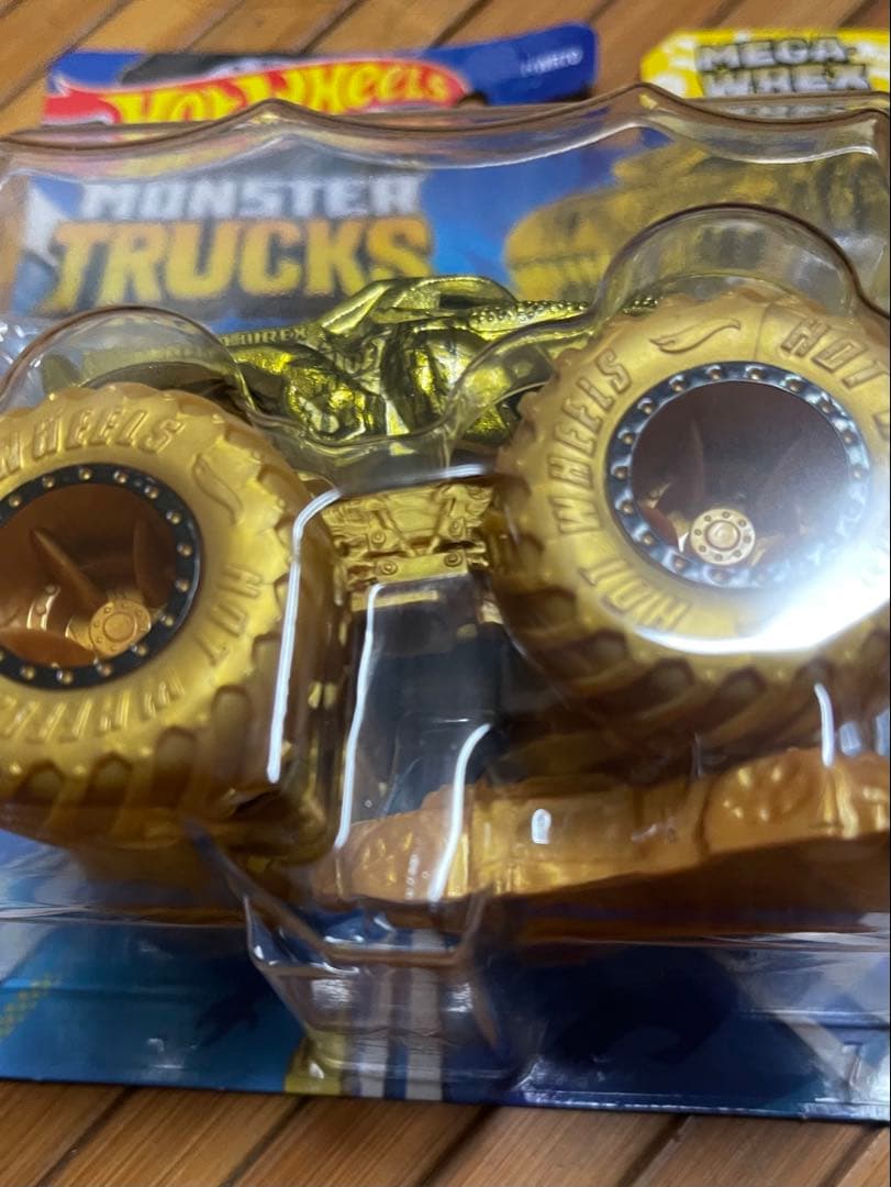 Hot Wheels モンスタートラック ゴールド