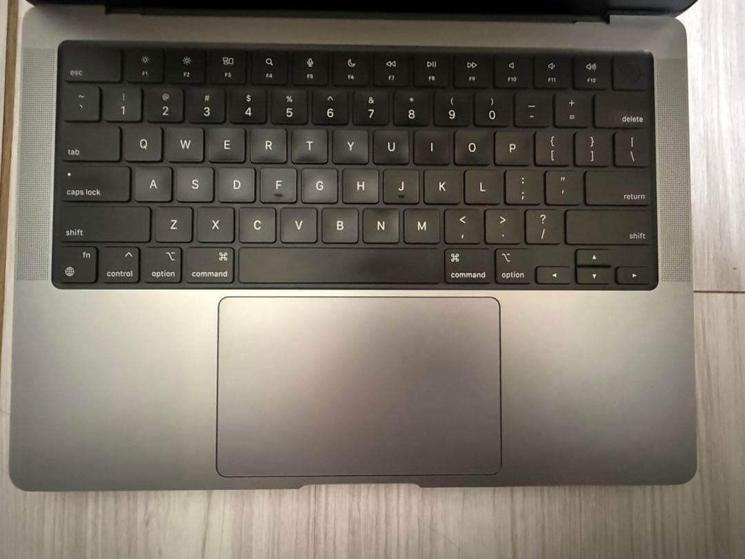 MacBook Pro 14インチ 16GBユニファイドメモリ512GB SSD